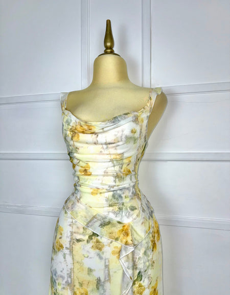 Vestido flores amarillas stretch con abertura