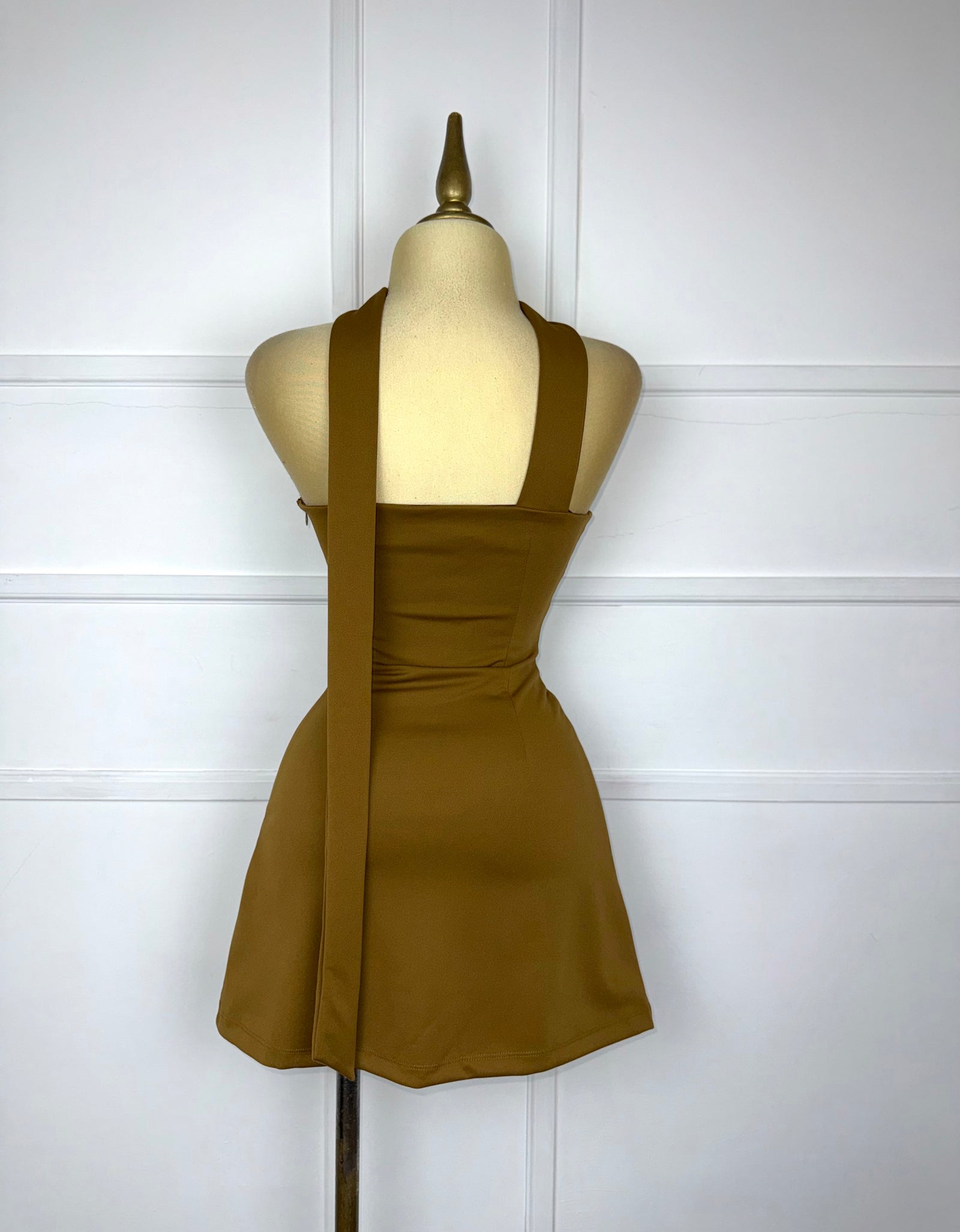 Vestido liso con listón