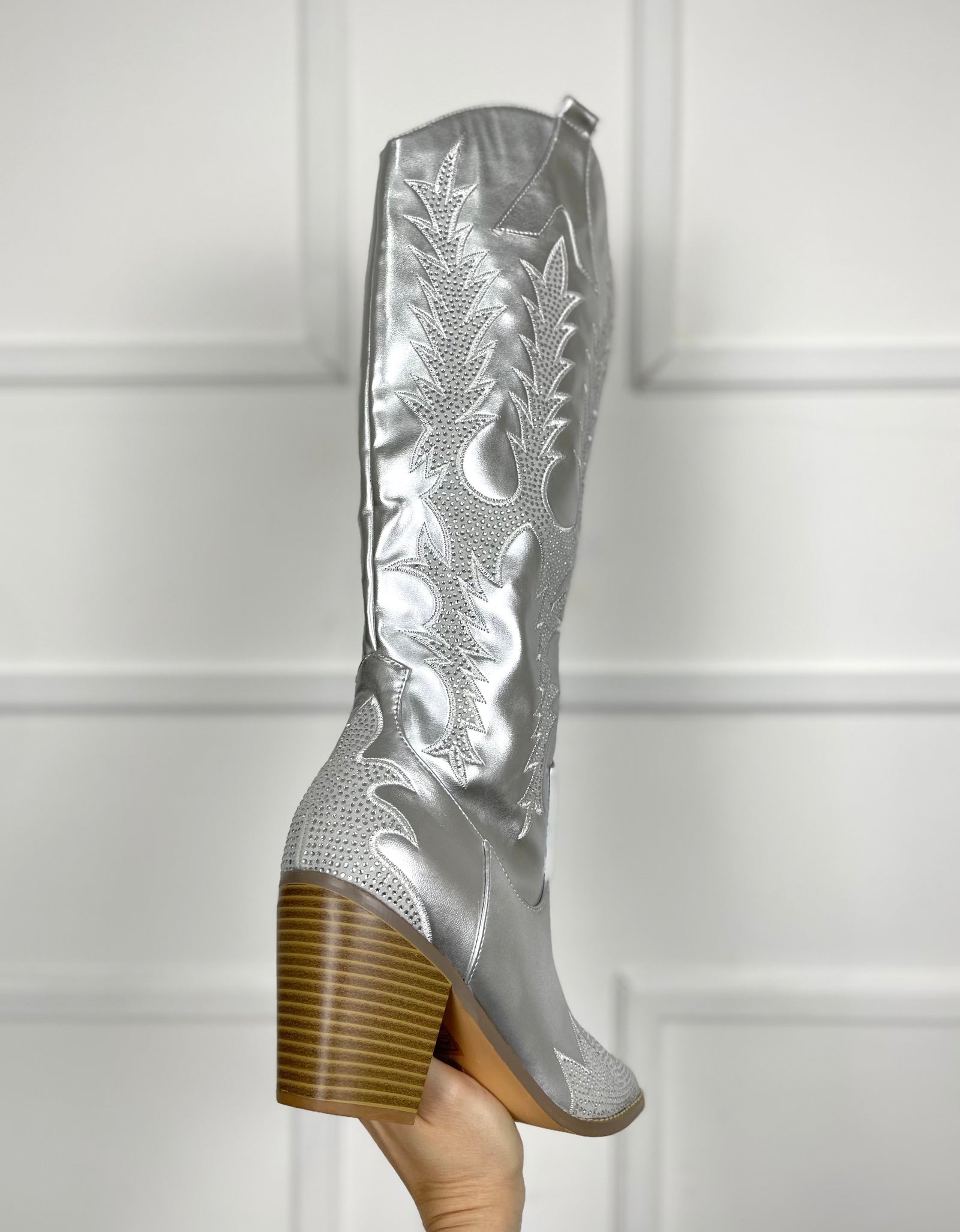 Botas plata vaqueras con pedrería