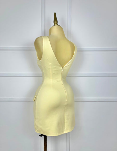 Vestido corto amarillo mantequilla
