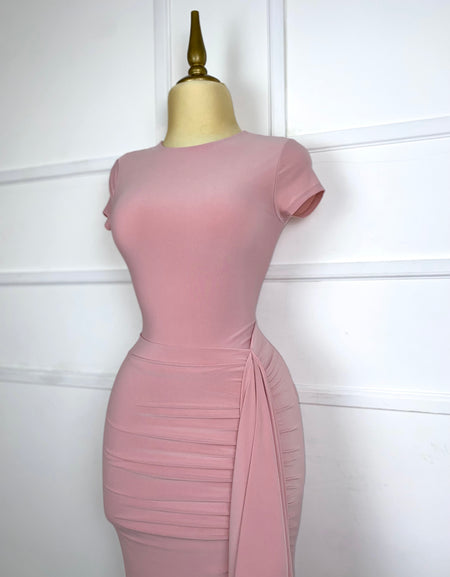 Vestido rosa liso con abertura