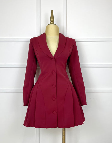 Vestido tinto tipo blazer plisado