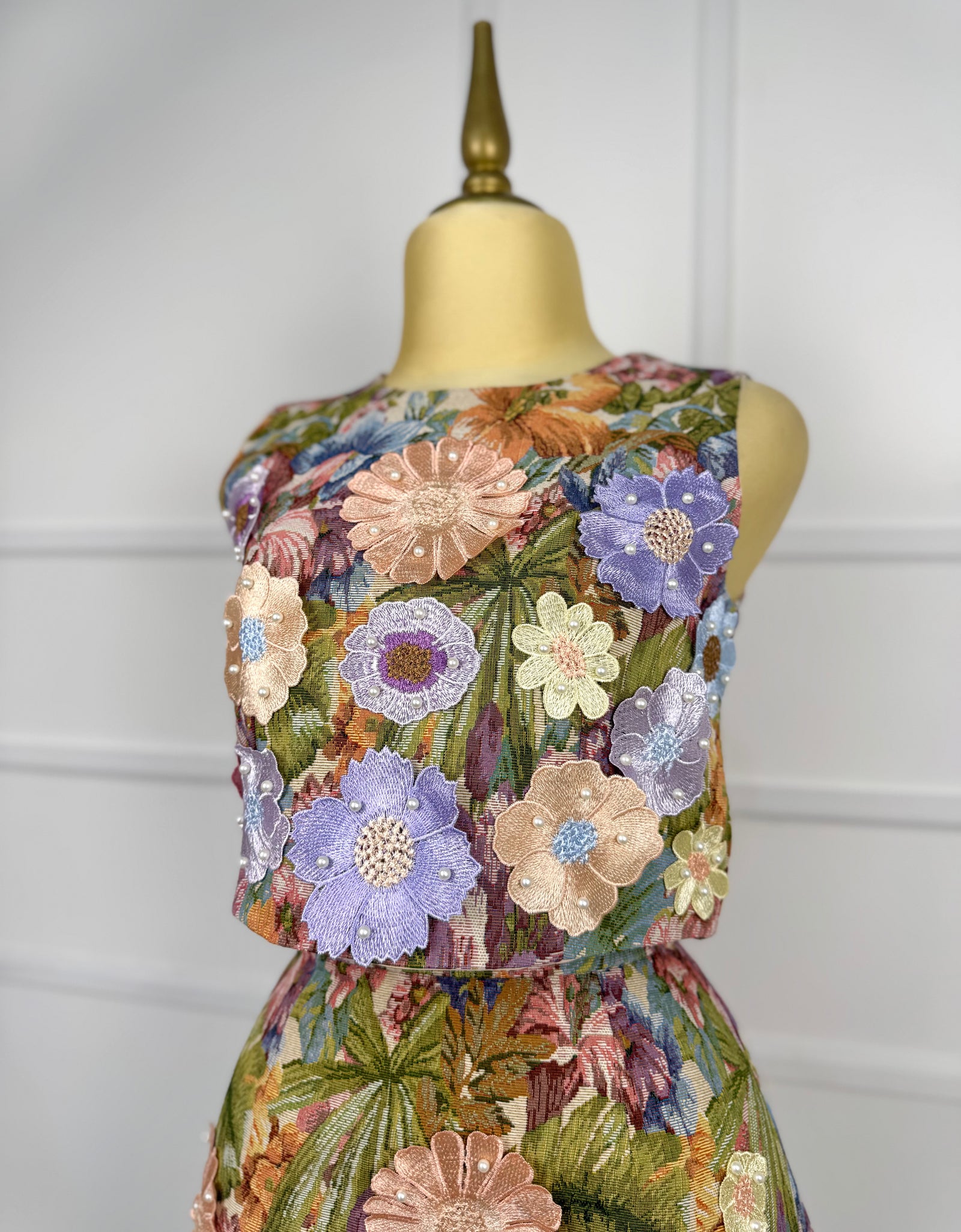 Set con flores 3D y perlas