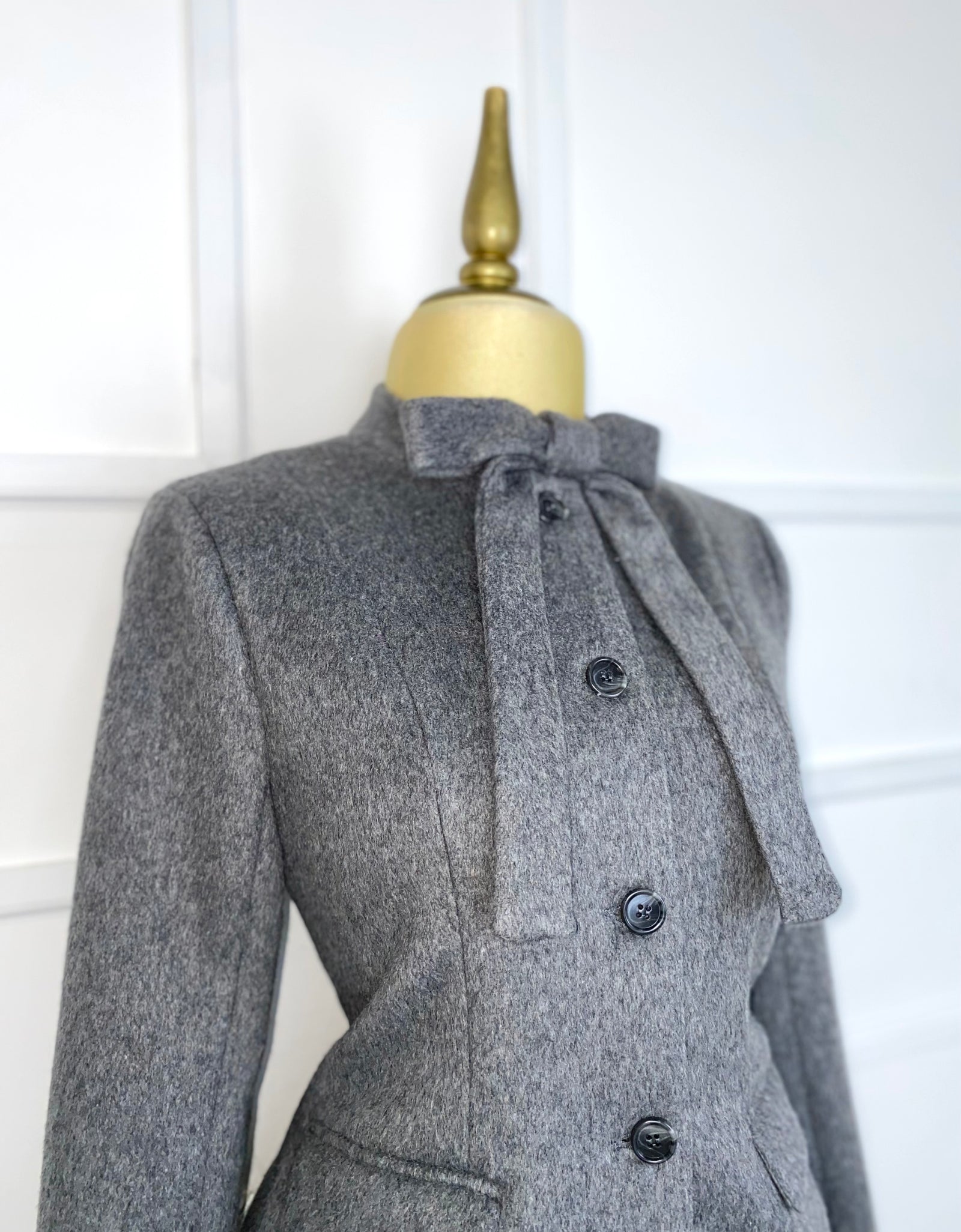 Abrigo gris afelpado