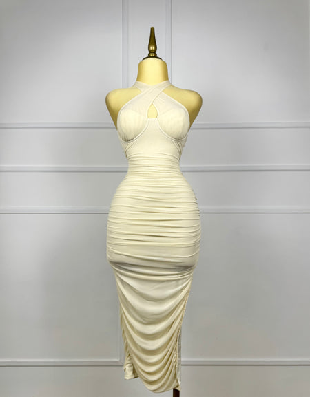 Vestido beige drapeado cuello halter