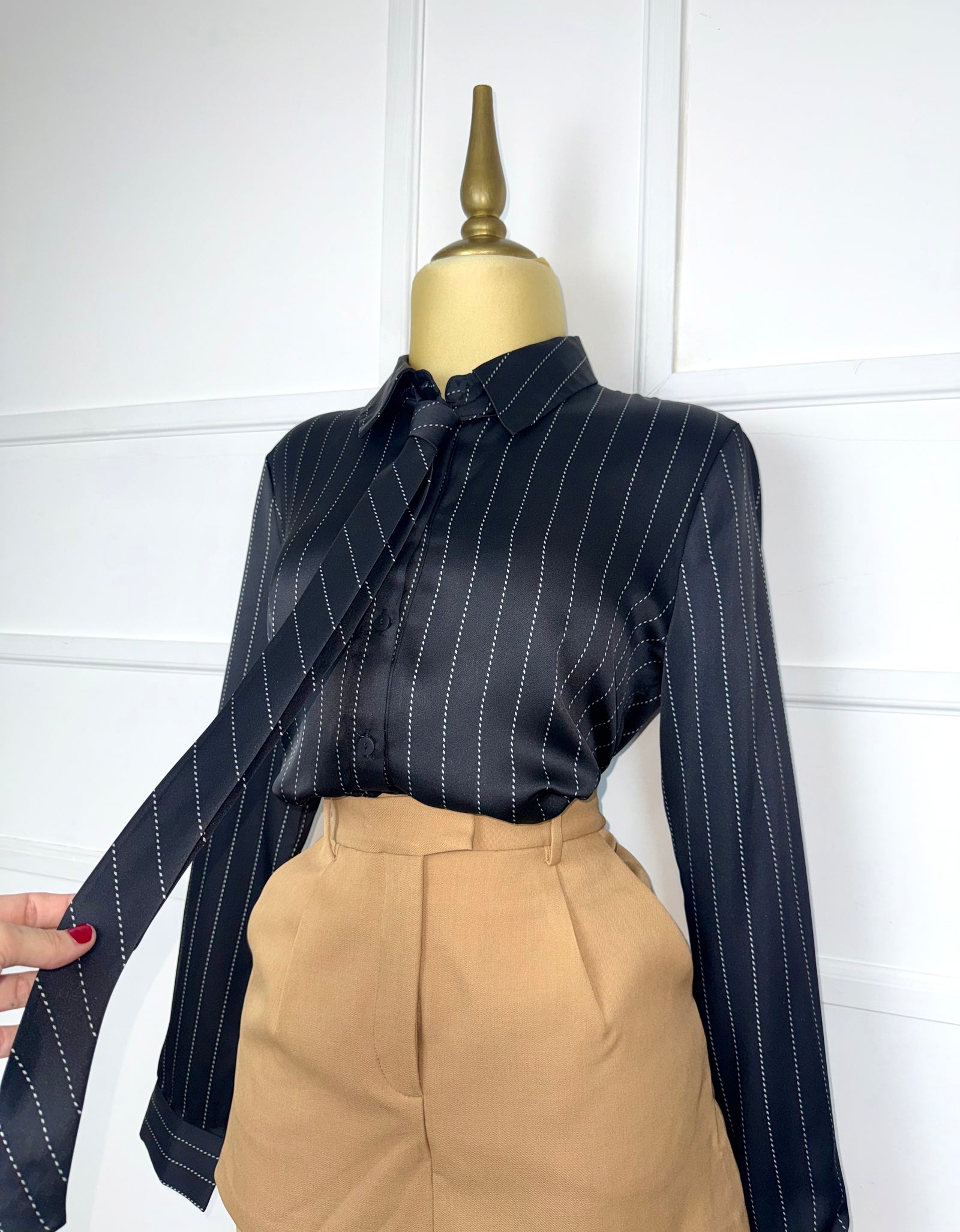 Camisa líneas con corbata