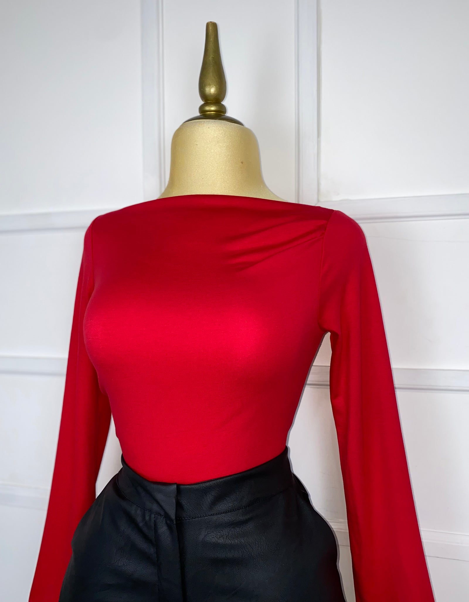 Blusa roja corta