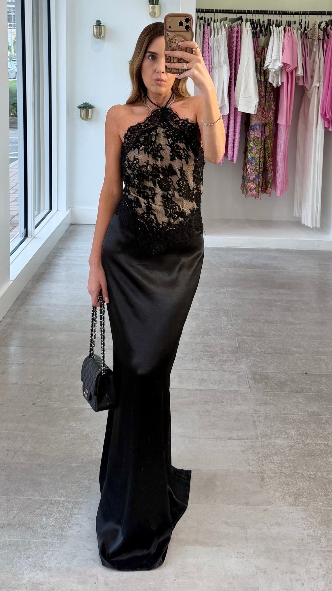 Vestido negro largo satinado