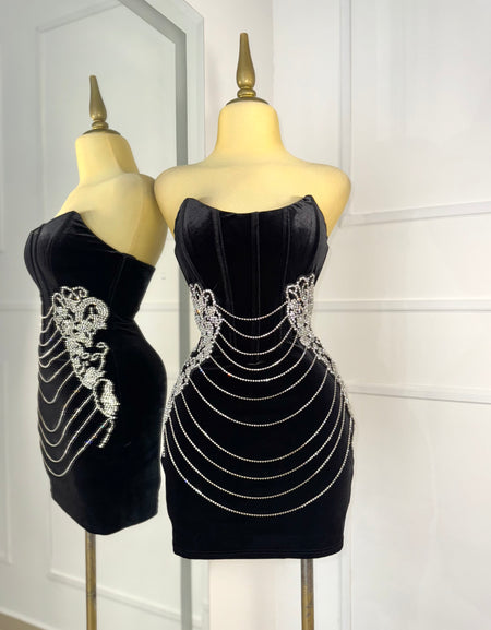 Vestido negro velvet con pedrería