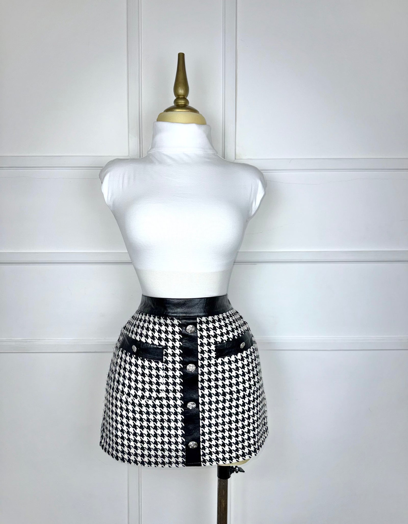 Short falda tweed botones plata