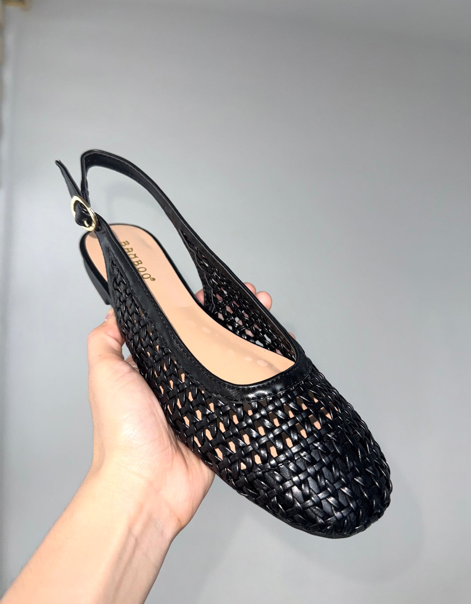 Flats negros destalonados