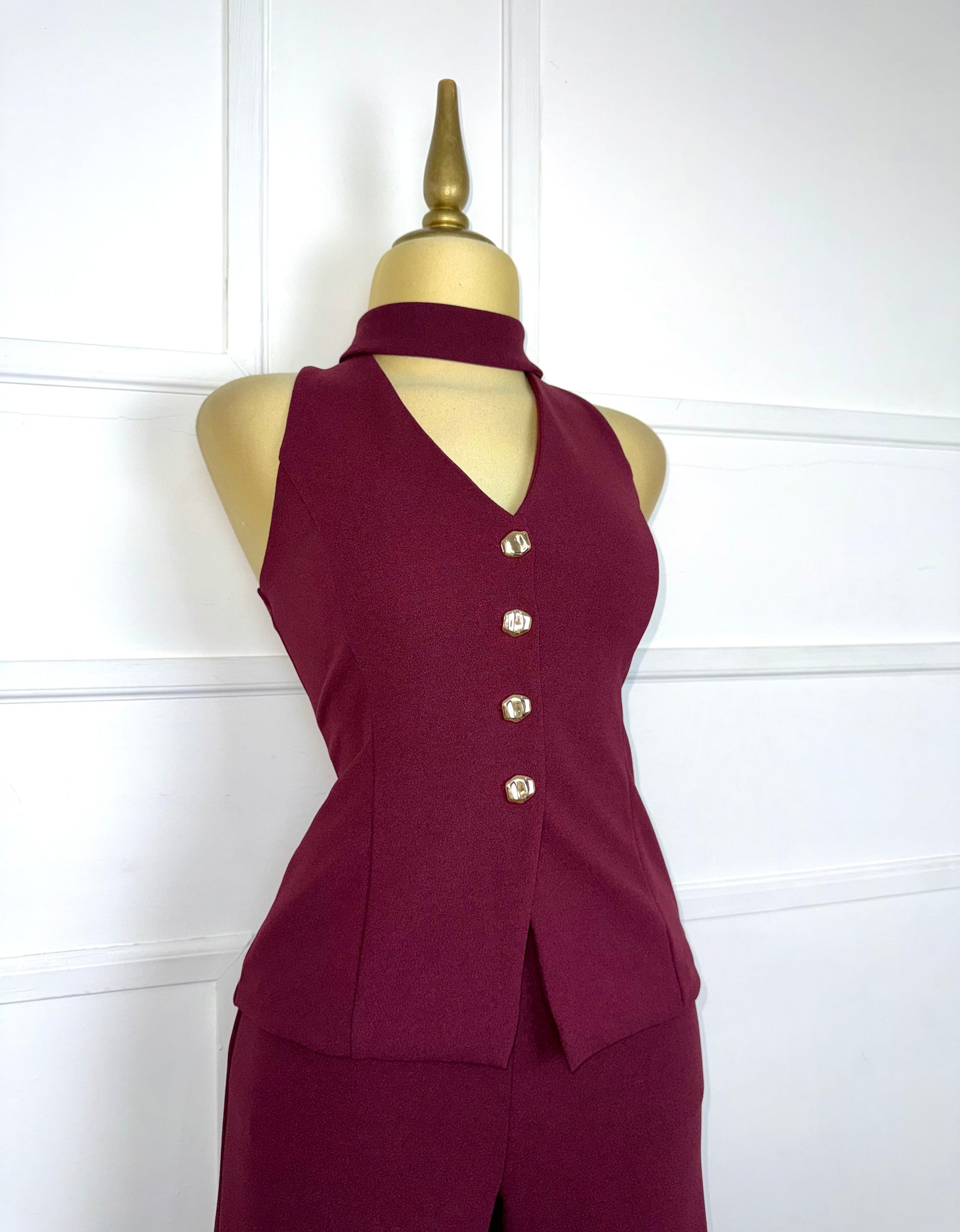 Set tinto stretch botones dorados