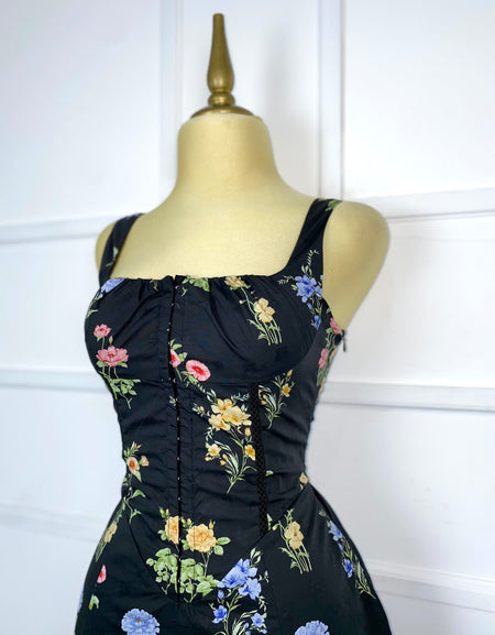 Vestido negro midi con flores