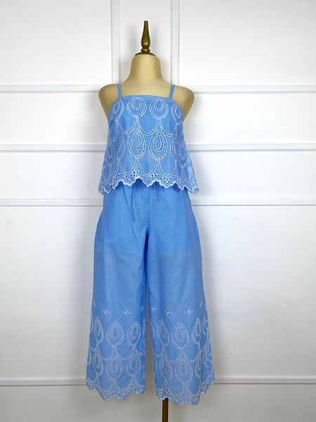 Set líneas azules con guipur