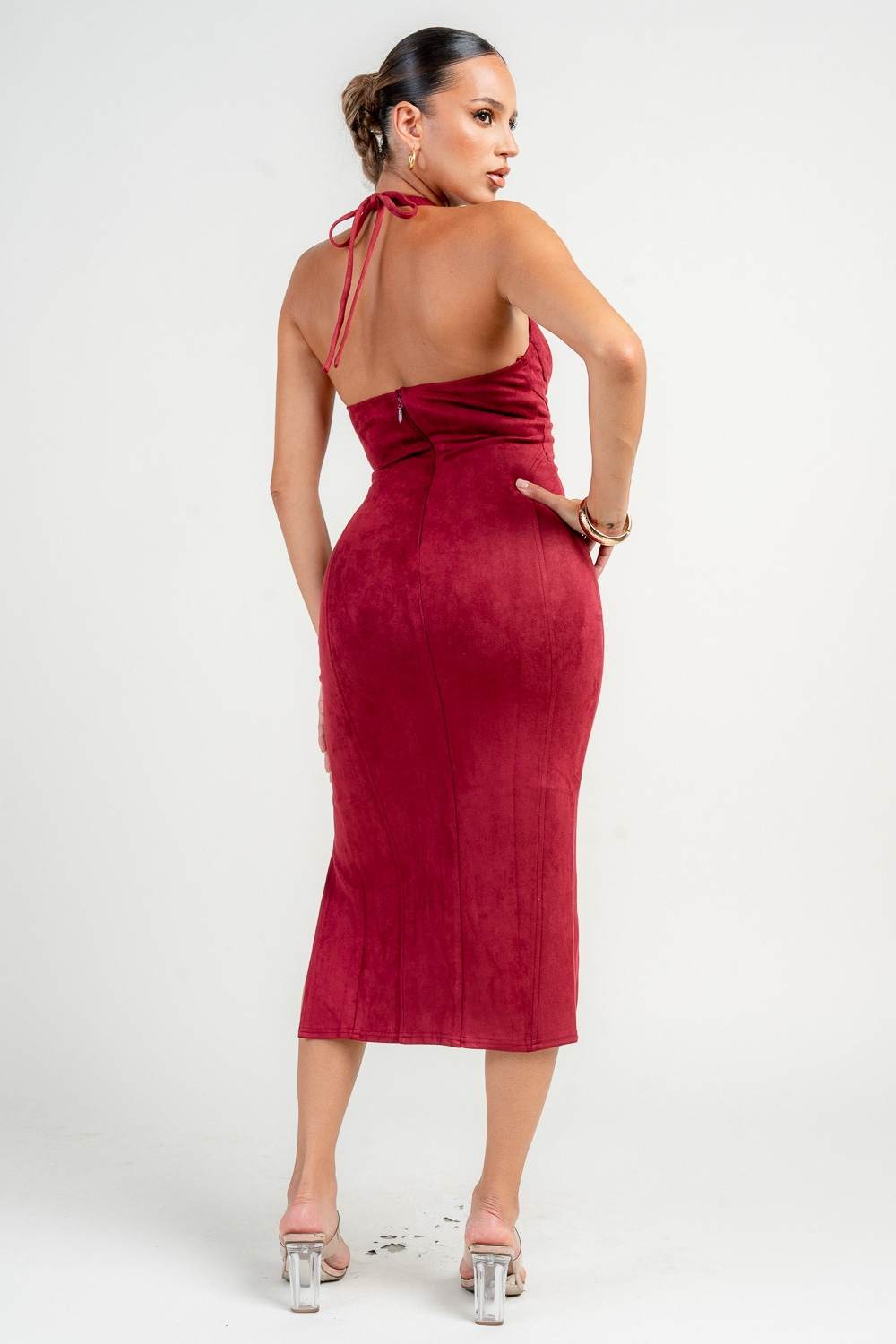 Vestido tinto halter gamuza