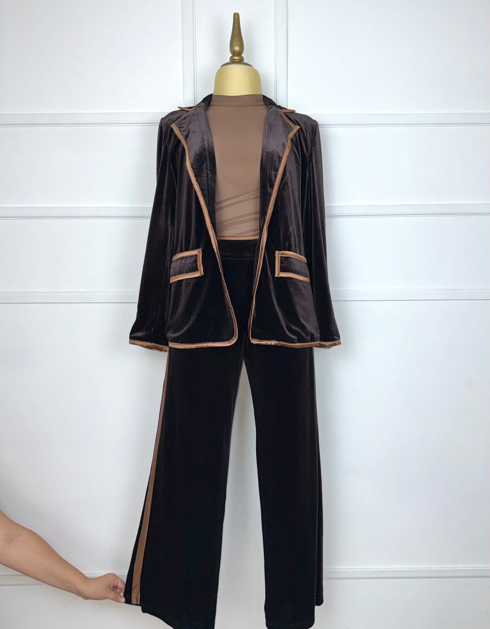 Traje café velvet