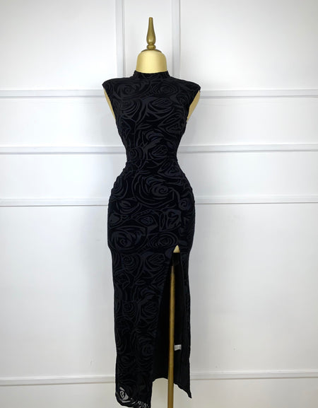Vestido negro estampado terciopelo con abertura