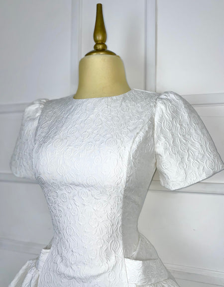 Vestido blanco brocado corte A
