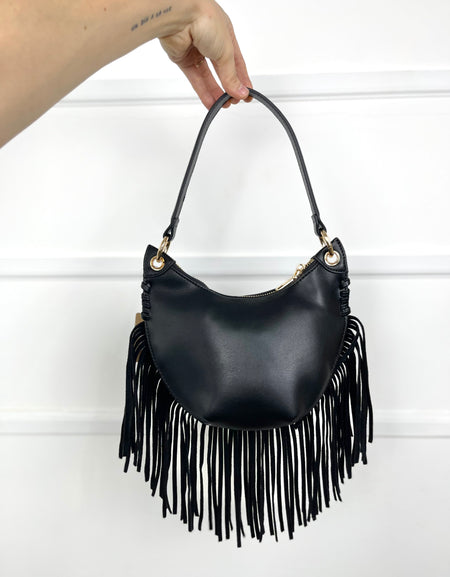 Bolsa negra con flecos