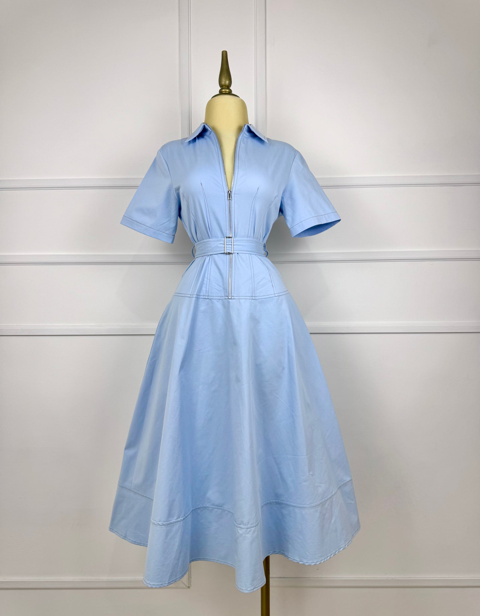 Vestido midi azul con cinto