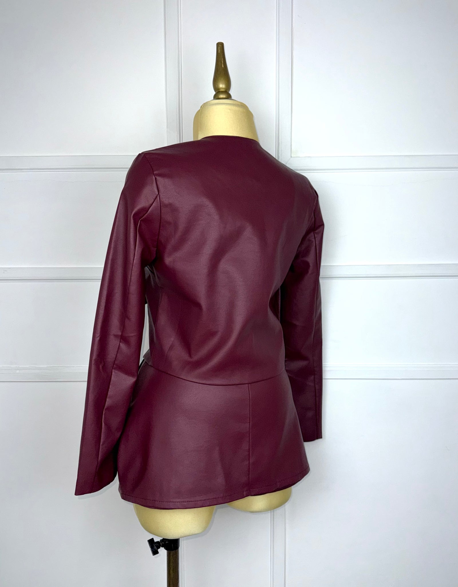 Set tinto vinipiel botones dorados