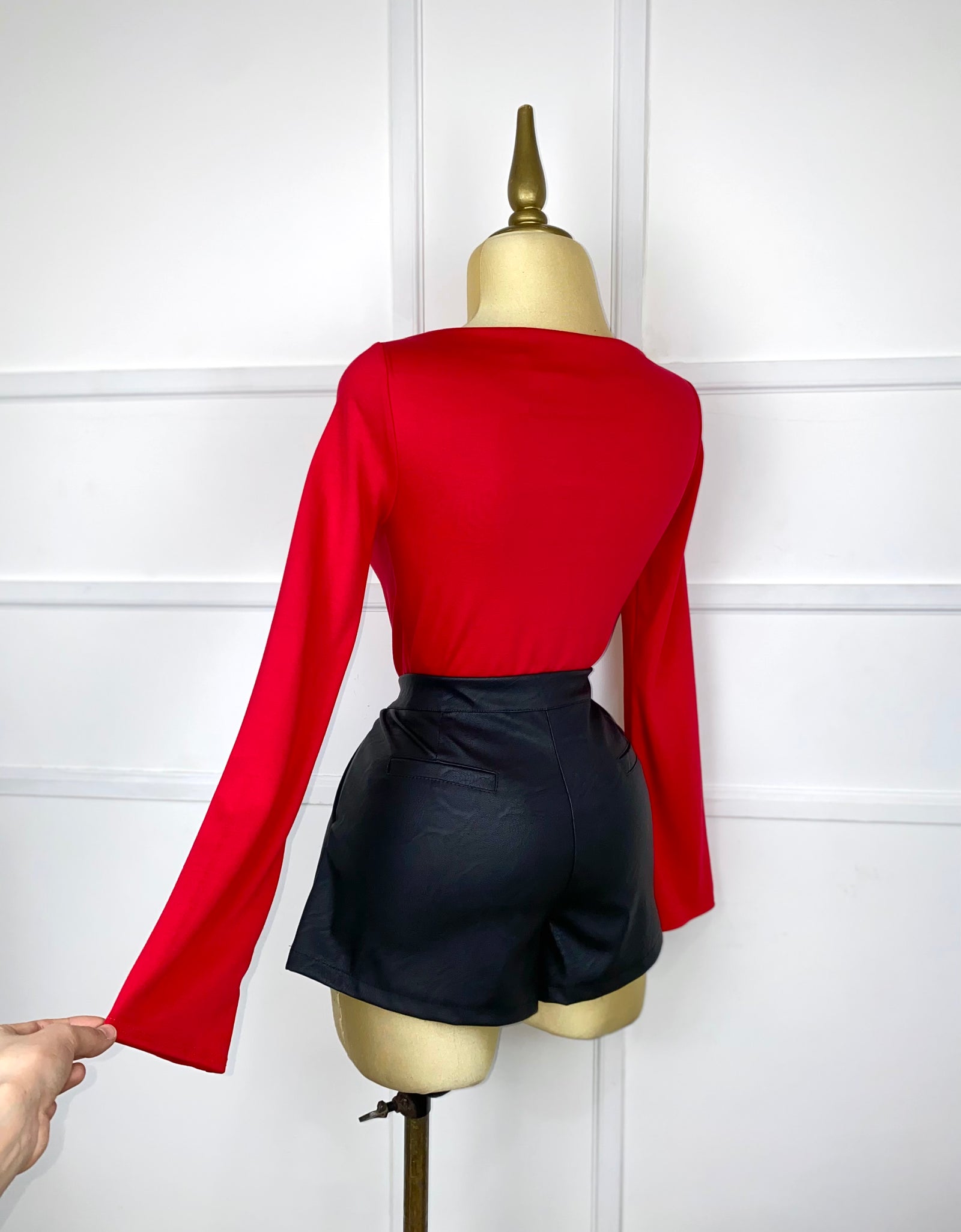 Blusa roja corta