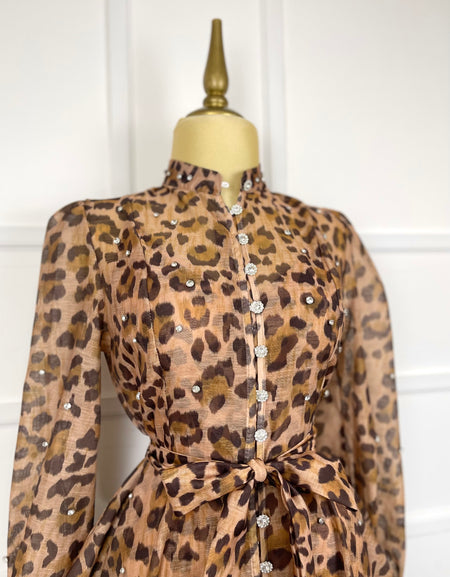 Vestido animal print con pedrería