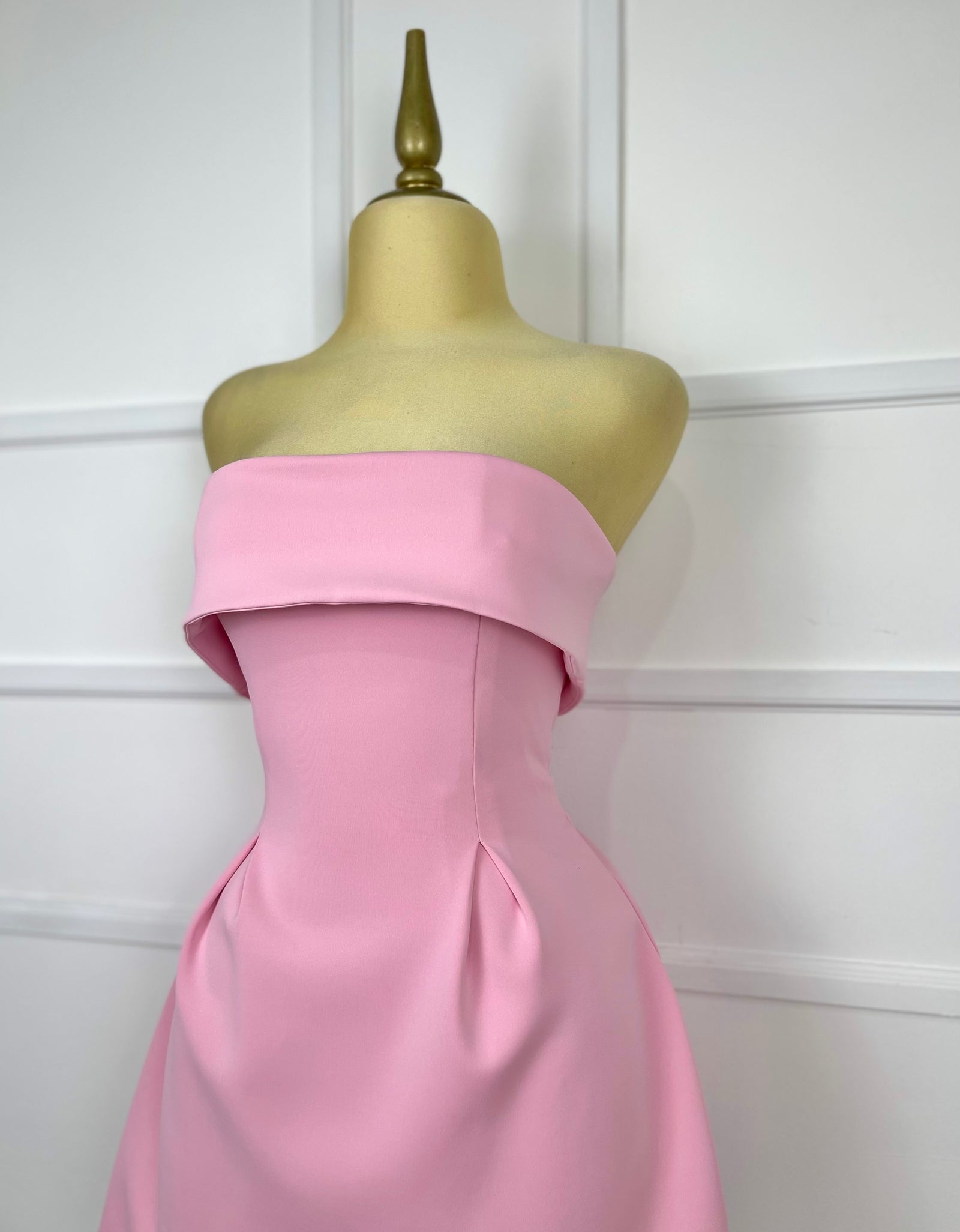 Vestido rosa strapless corte A