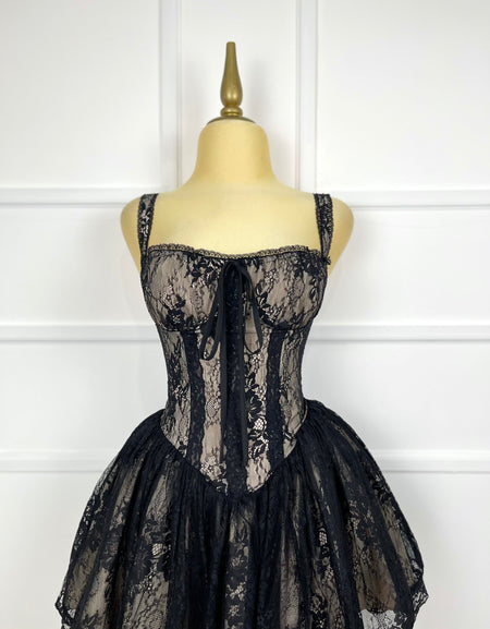 Vestido negro encaje con tul