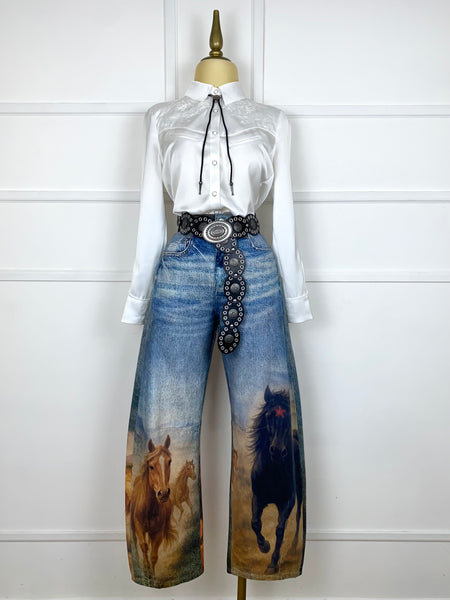 Pantalón mezclilla estampado caballos
