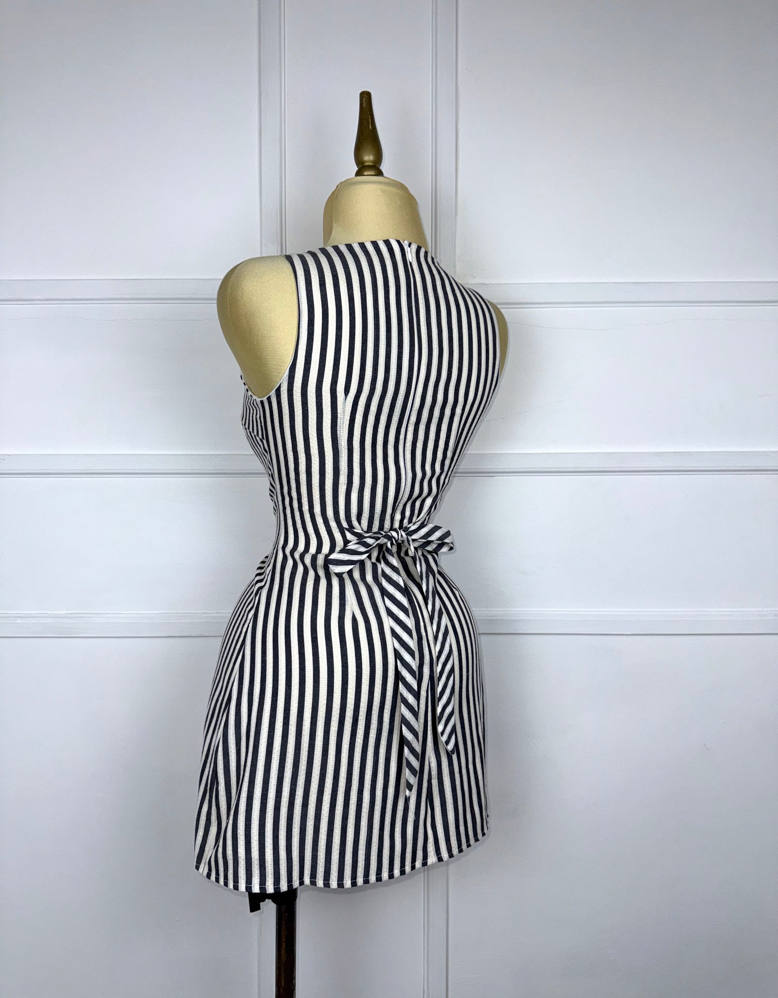 Vestido líneas gris con listones