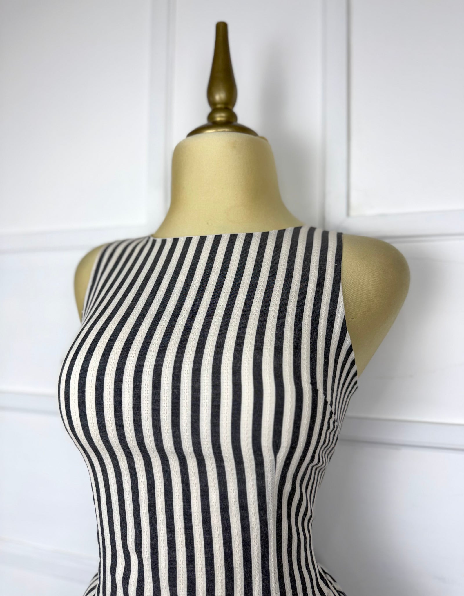 Vestido líneas gris con listones