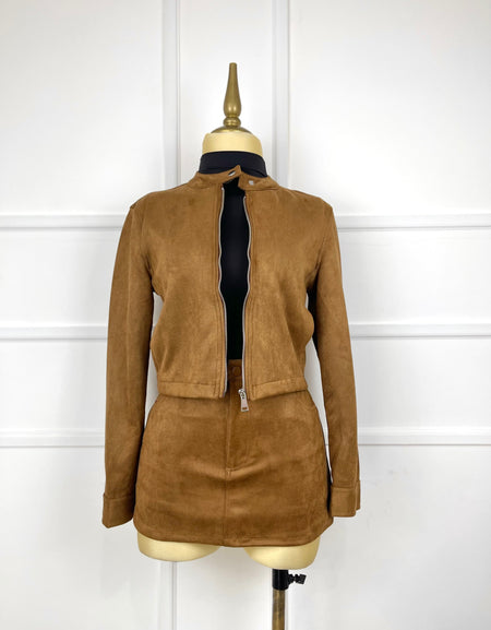 Chamarra camel de gamuza