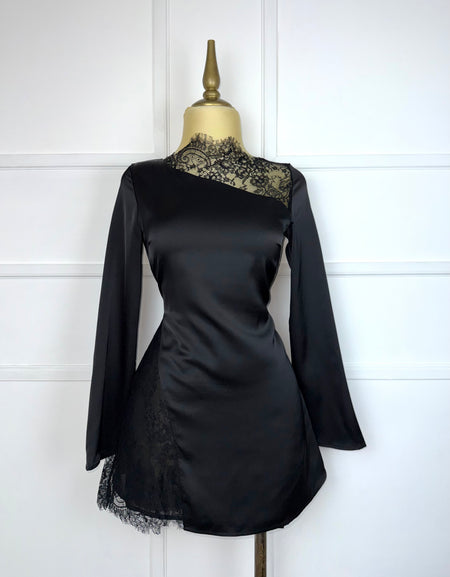Vestido negro satín con encaje