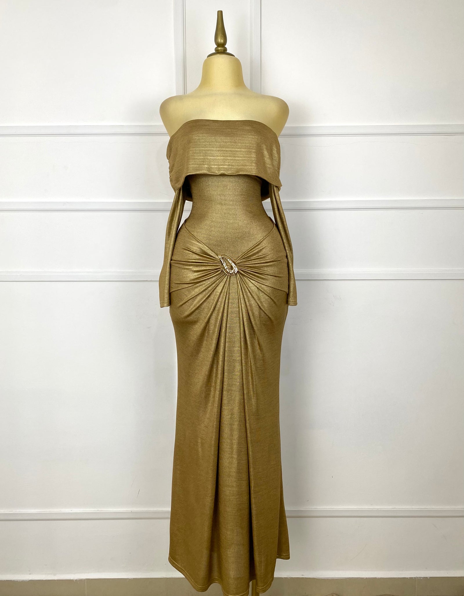 Vestido largo dorado manga larga