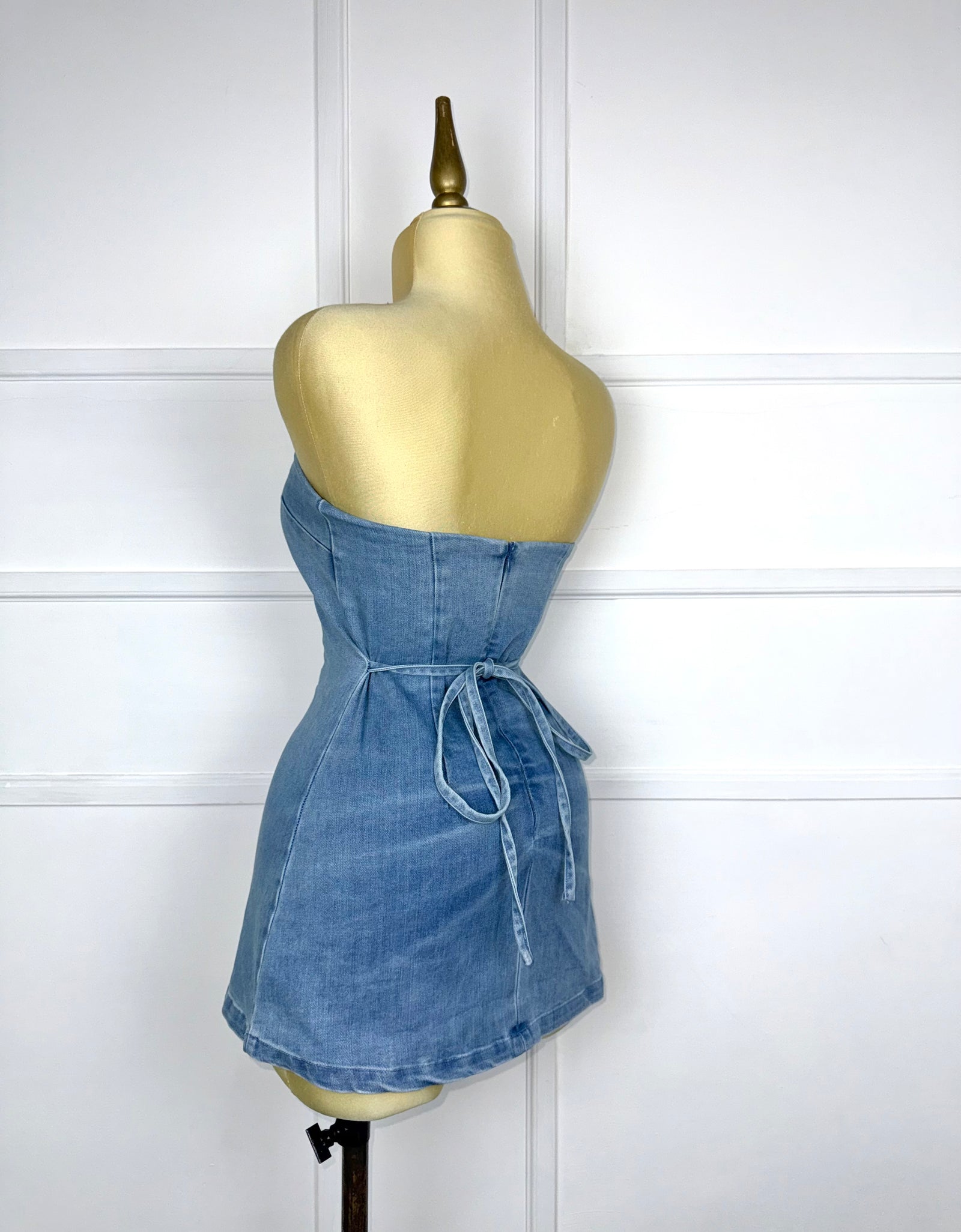 Jumper strapless mezclilla con cordones
