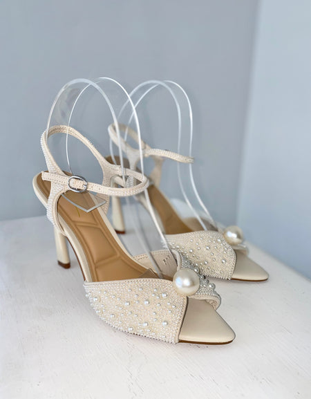 Zapatillas ivory con pedrería