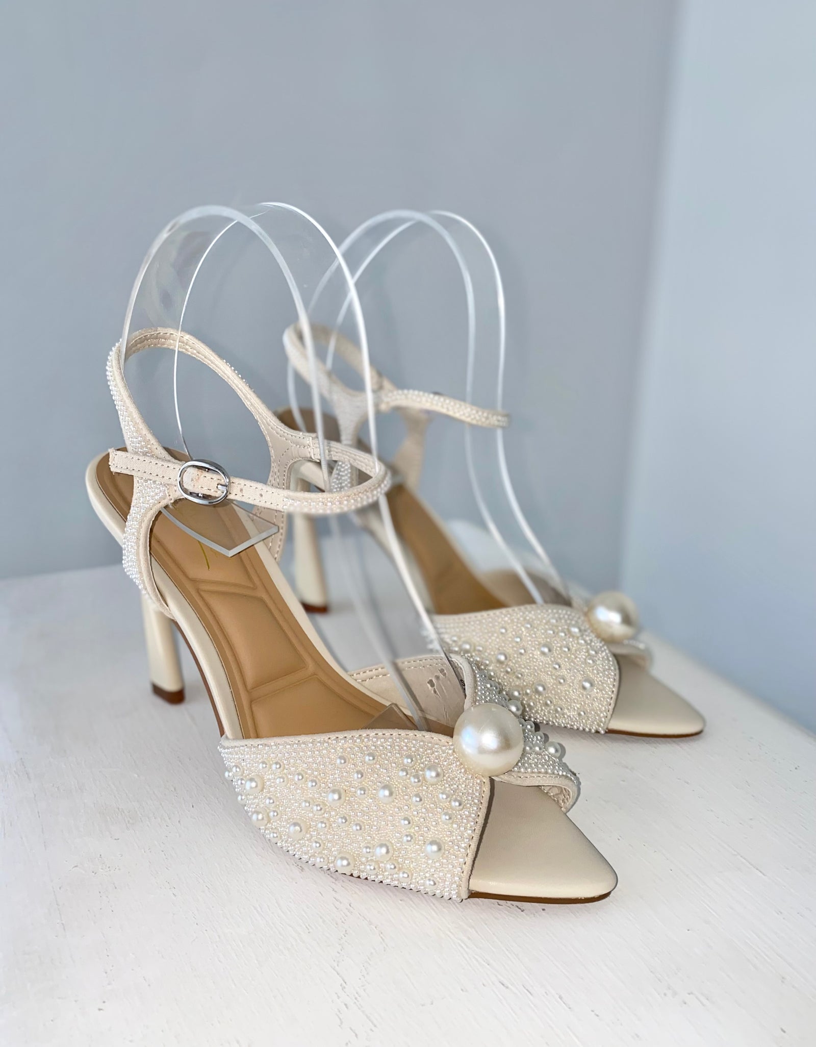 Zapatillas ivory con pedrería