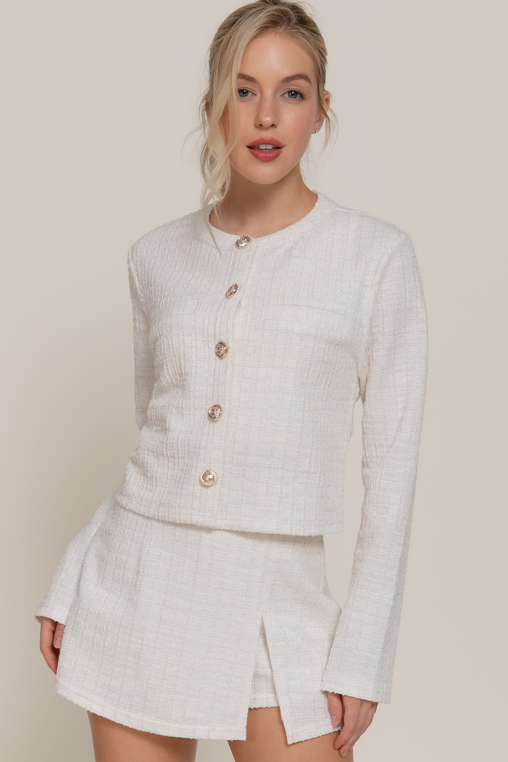 Blazer blanco tweed ligero botones plata