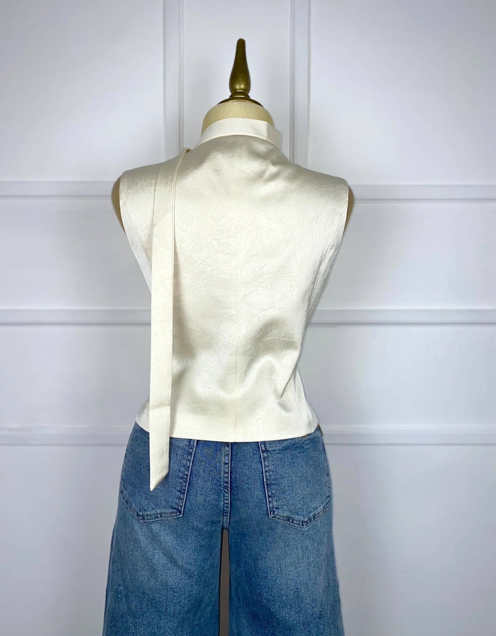Blusa beige con pedrería