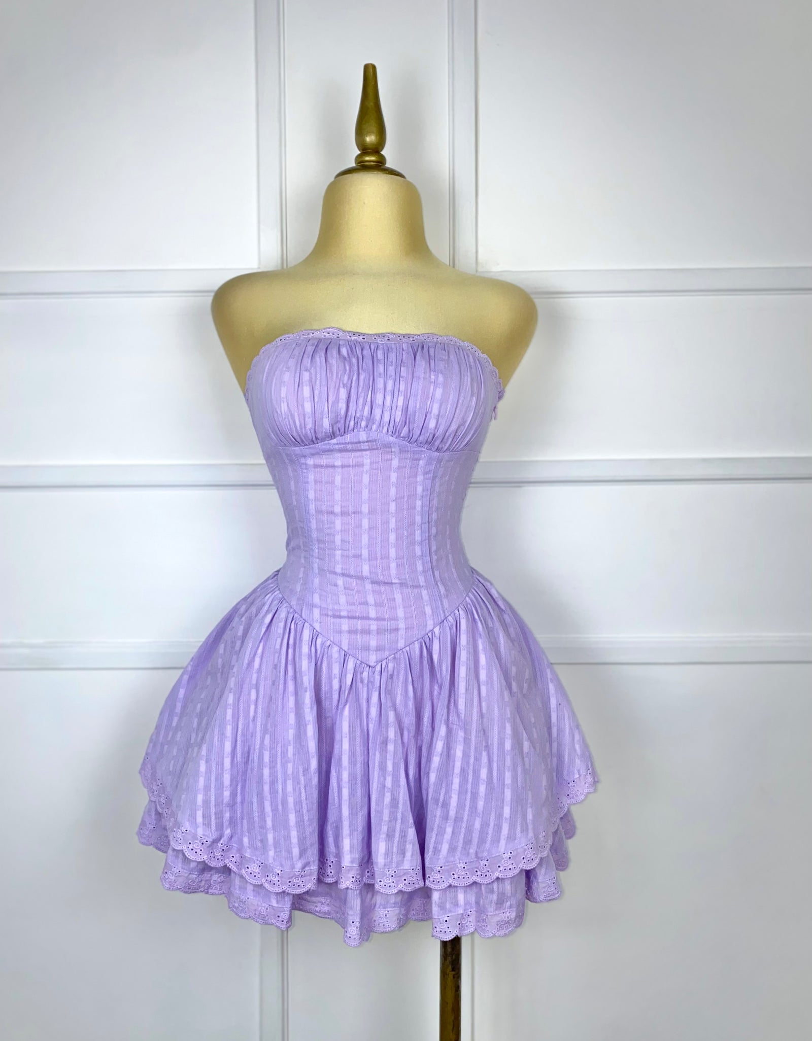 Vestido lila strapless