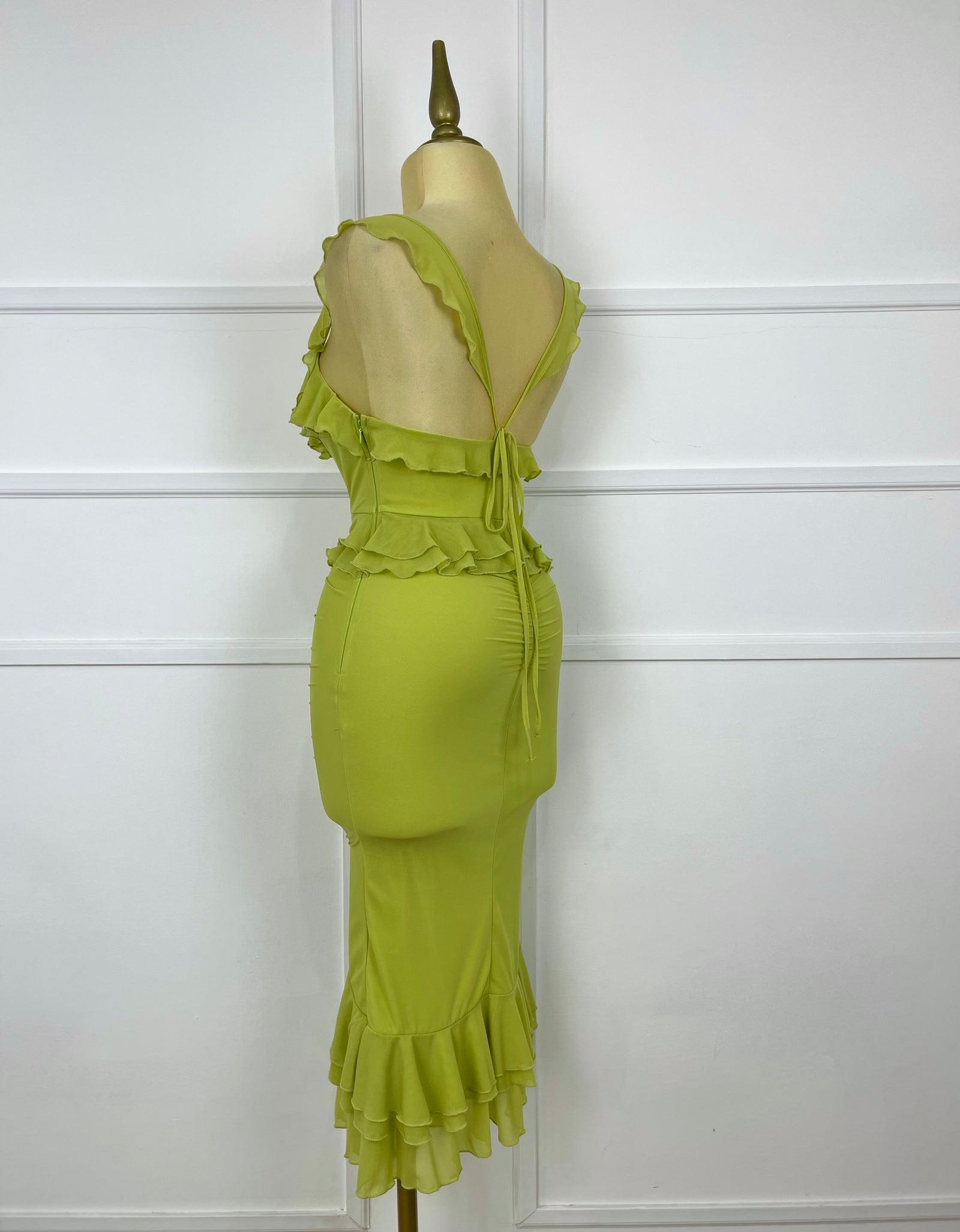 Vestido lima con drapeado y olanes