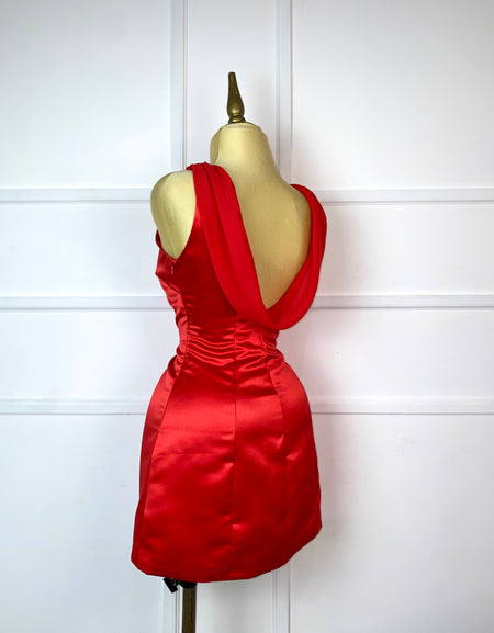 Vestido rojo corto satinado