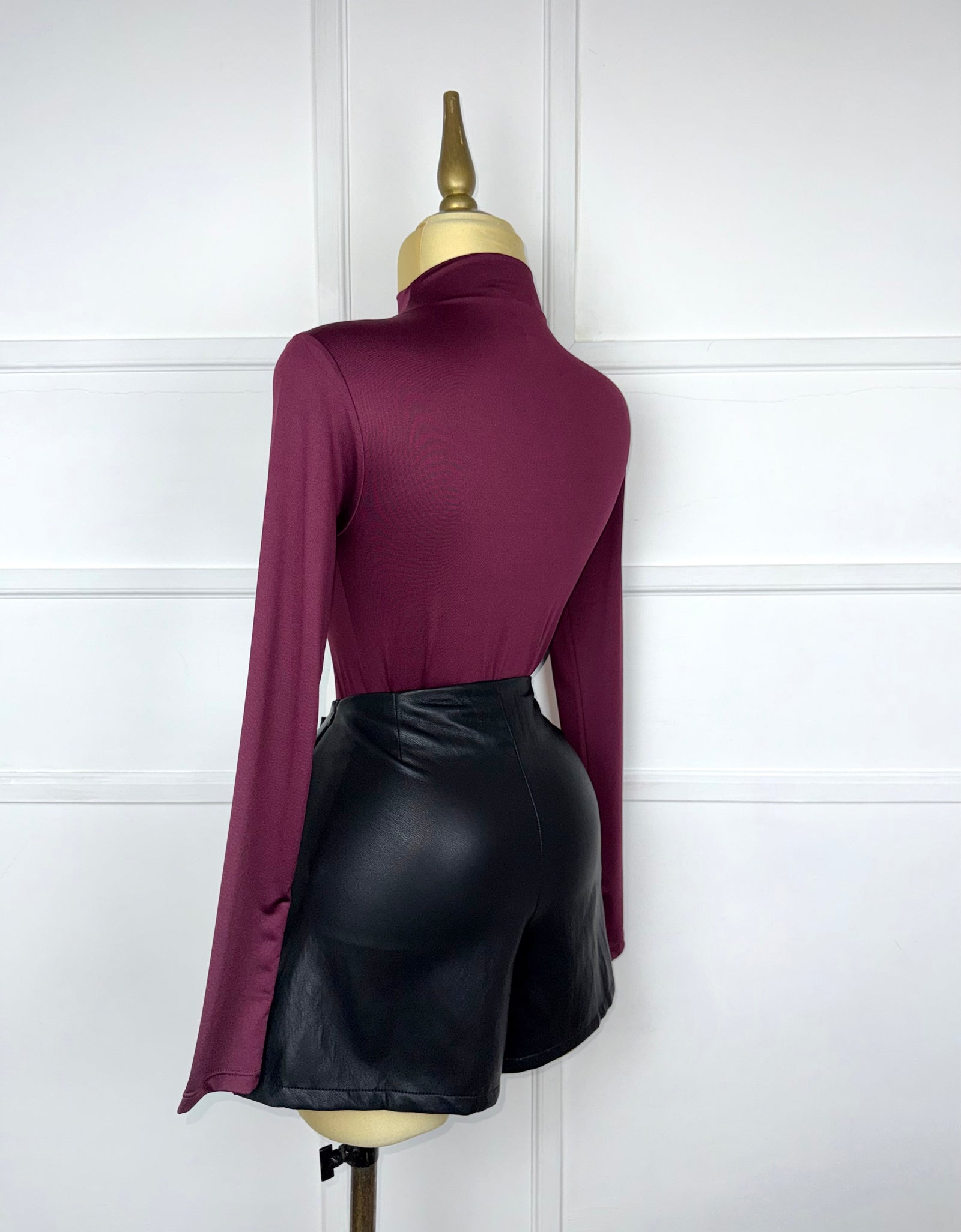 Short falda negro vinipiel