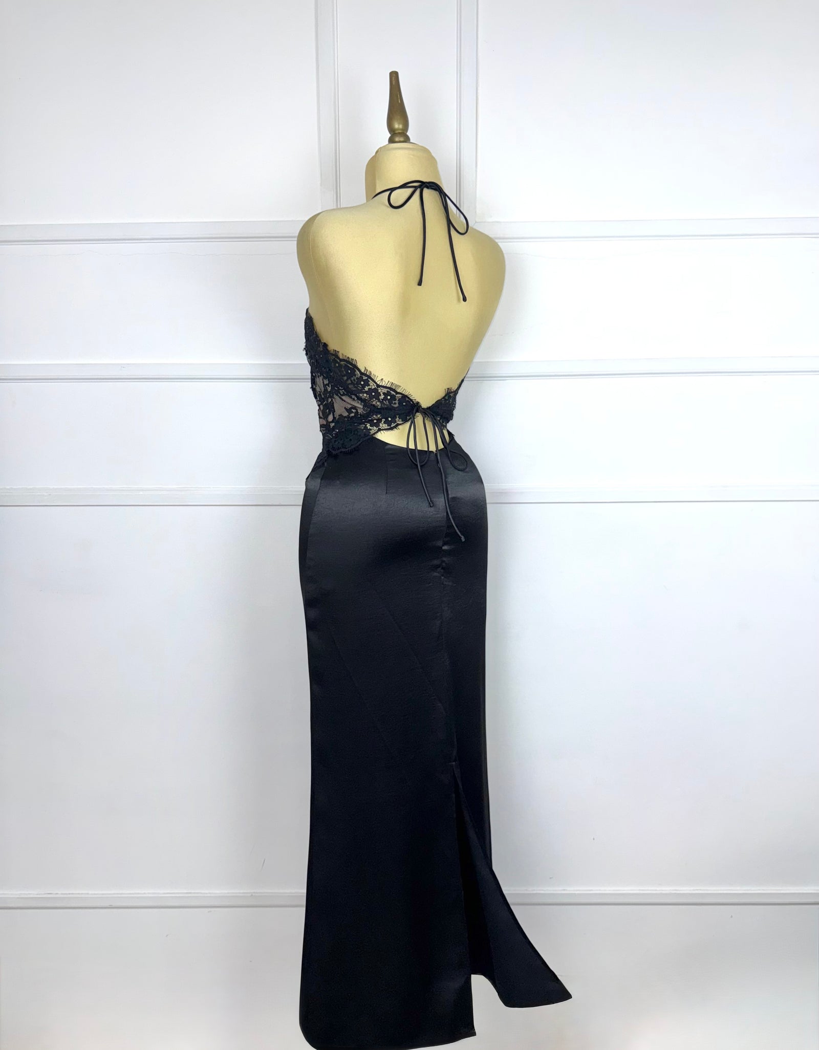 Vestido negro largo satinado