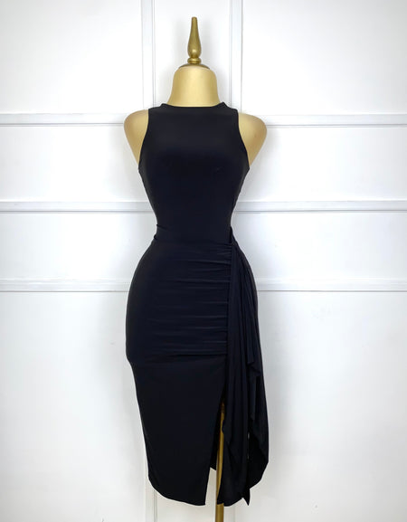 Vestido negro drapeado