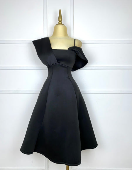 Vestido midi negro liso