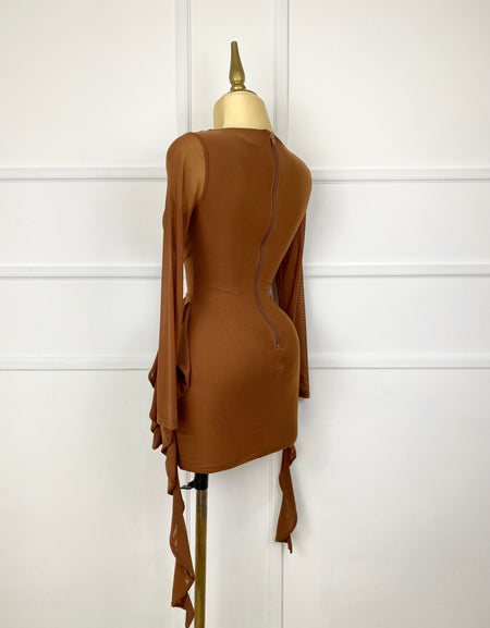 Vestido café con olanes