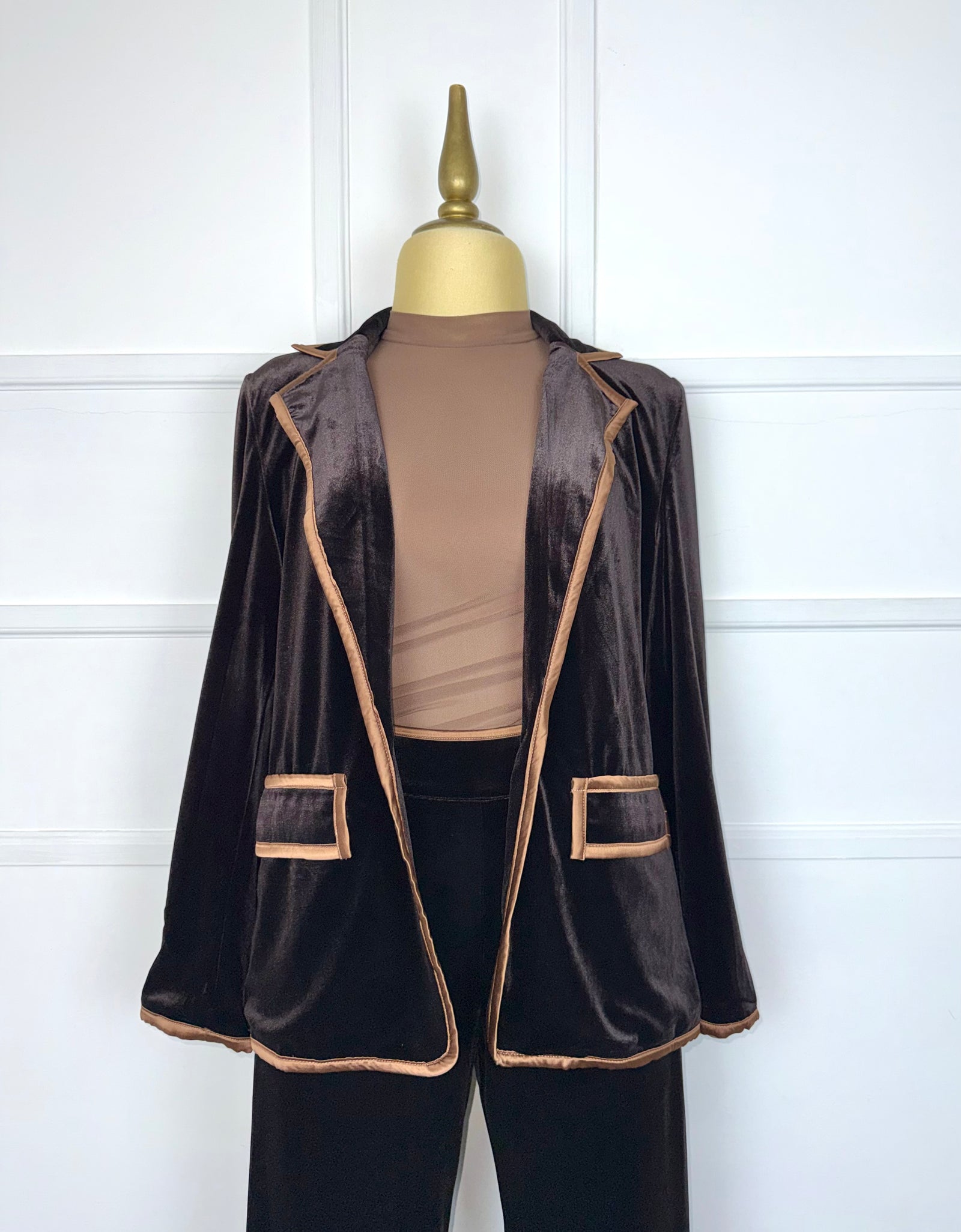 Traje café velvet