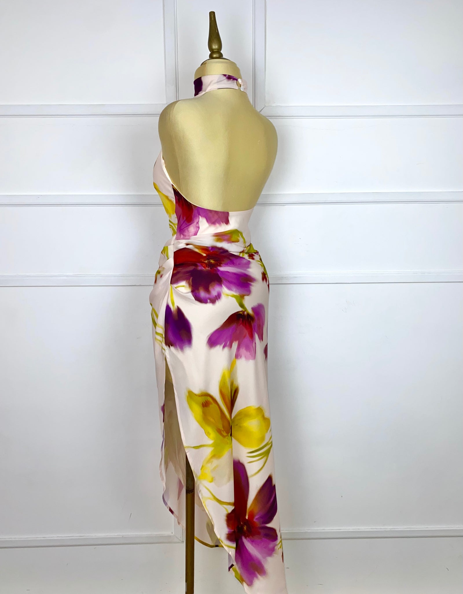 Vestido largo halter con flores